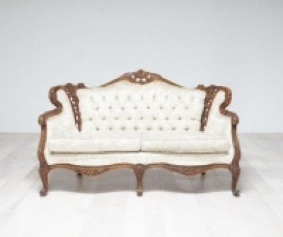 Daisy Vintage Couch