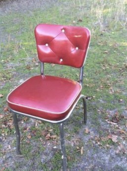 RETRO RED CHAIR