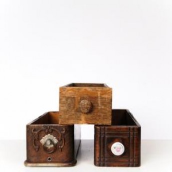 SMALL WOODEN DRAWERS