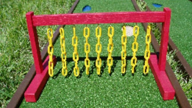 Mini Golf Chain Obstacle