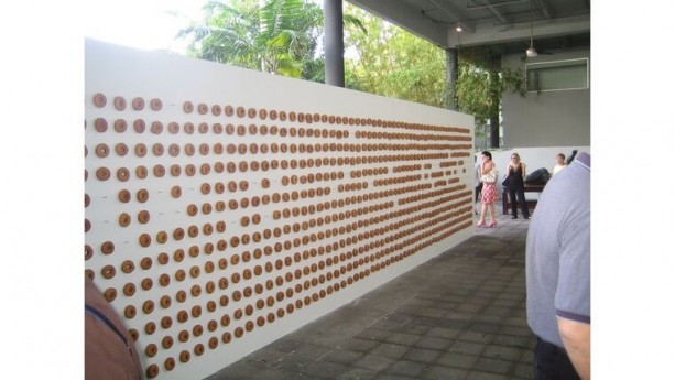 8' x 20' White Wood Donut Wall