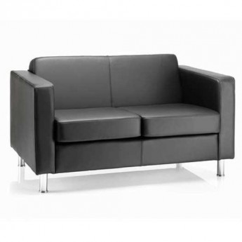 Couches – Black Two-Seaters