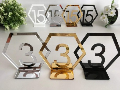 GEOMETRIC GOLD TABLE NUMBERS (1-5)