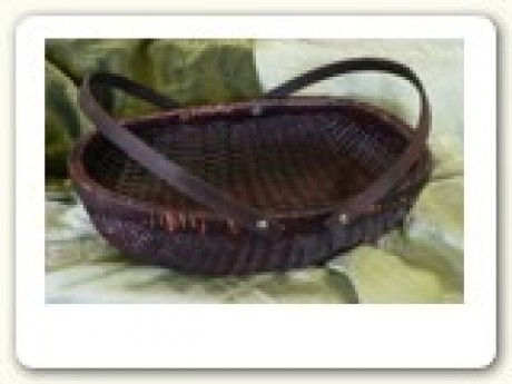 Rattan Basket; dark w/ hinged handles 16