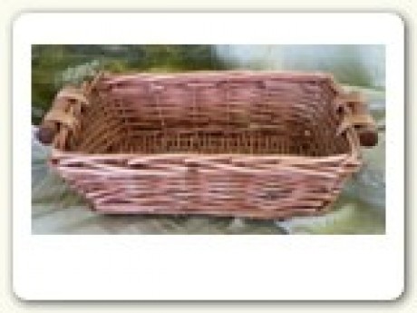 Rattan Basket; light w/ handles 12