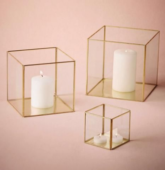 Centerpiece – Glass Cube with a Candle